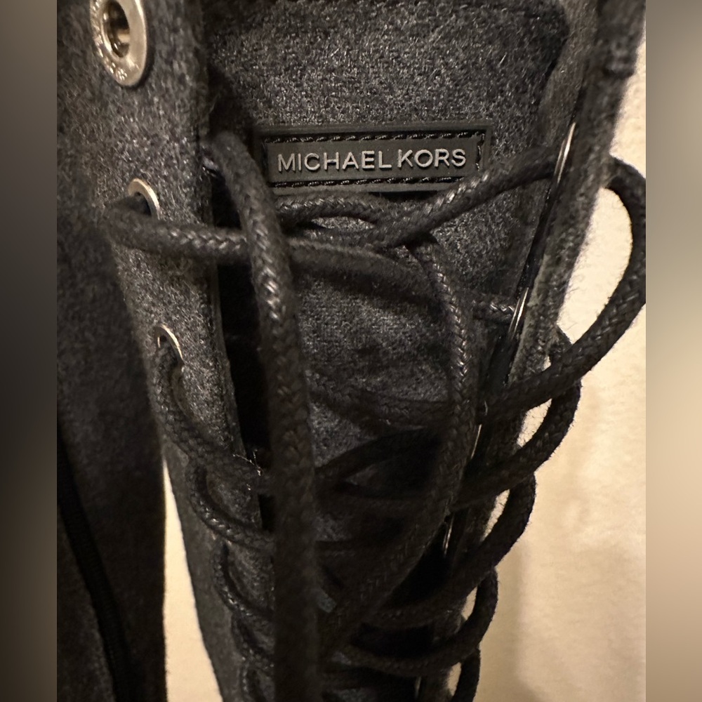 Michael Kors Easton Flannel and Rubber Rain Boot
Black Gray Size 6 - Picture 8 of 11